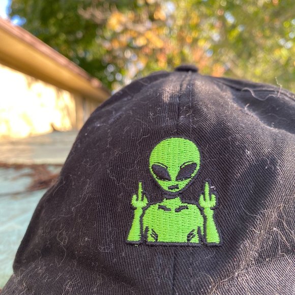 Alien Hat (dad-style cap) with adjustable buckle - Picture 4 of 4